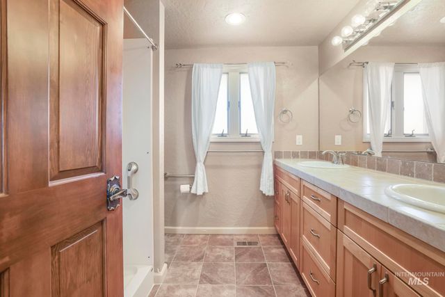 298 S 300 East, Jerome, ID 83300