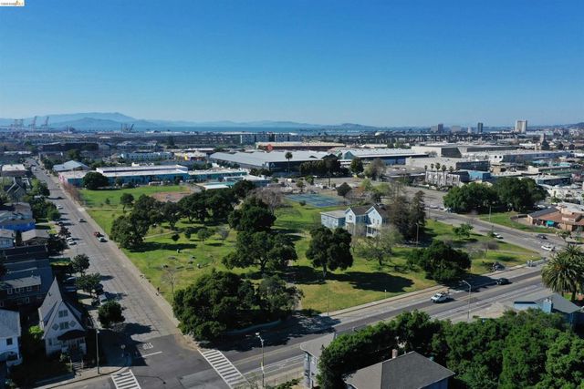 1496 Adeline St, Oakland, CA 94607