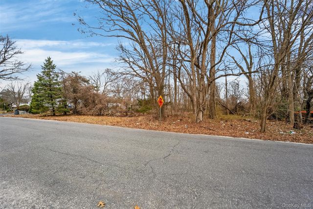 29 Main Avenue, Centereach, NY 11720