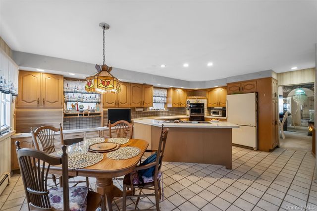 29 Main Avenue, Centereach, NY 11720