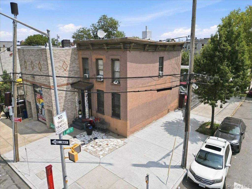 320 Jackson Avenue, Bronx, NY 10454 — exterior