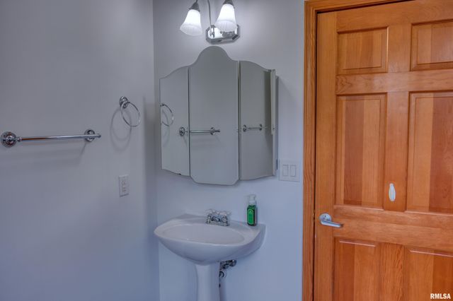 6873 Old Highway 13 Highway, Carbondale, IL 62901