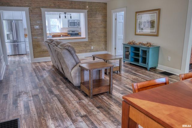 6873 Old Highway 13 Highway, Carbondale, IL 62901