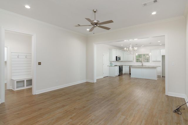 46 Canal Dr., Hattiesburg, MS 39402