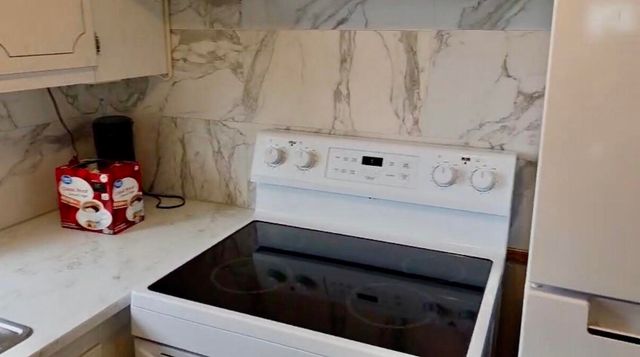 226 Windsor J, West Palm Beach, FL 33417