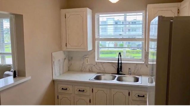 226 Windsor J, West Palm Beach, FL 33417