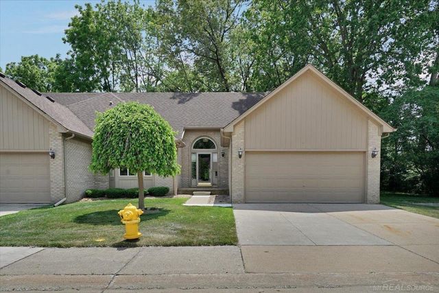 15634 Corso Drive, Clinton Twp, MI 48035