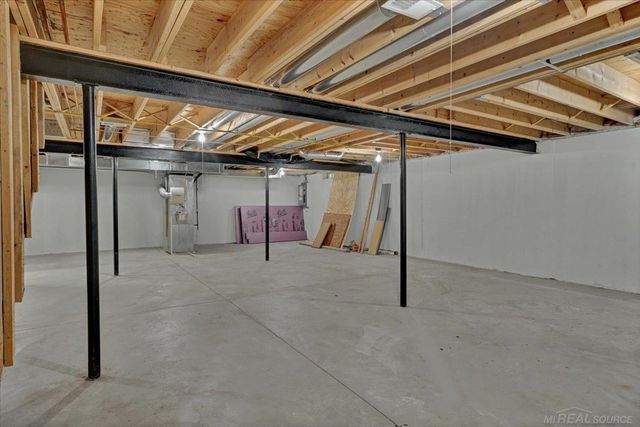 15634 Corso Drive, Clinton Twp, MI 48035