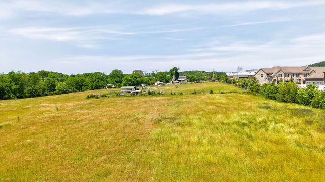 1933 Long Hollow Pike, Gallatin, TN 37066