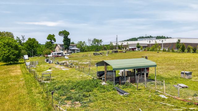1933 Long Hollow Pike, Gallatin, TN 37066