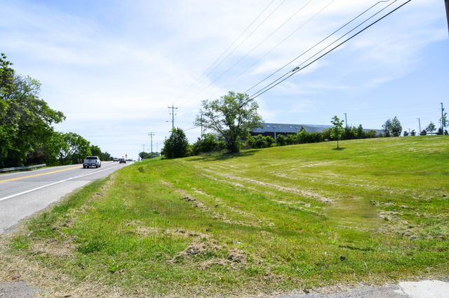 1933 Long Hollow Pike, Gallatin, TN 37066