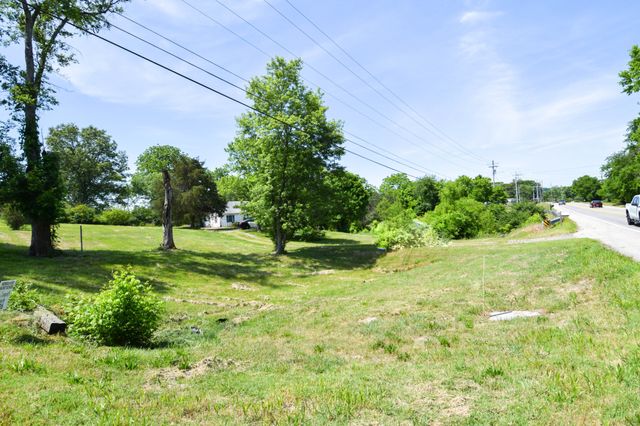 1933 Long Hollow Pike, Gallatin, TN 37066