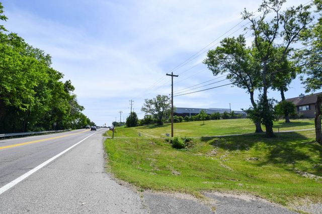 1933 Long Hollow Pike, Gallatin, TN 37066