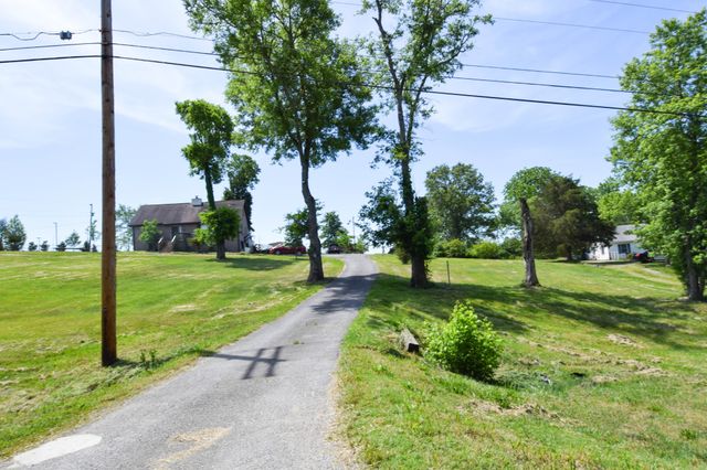 1933 Long Hollow Pike, Gallatin, TN 37066