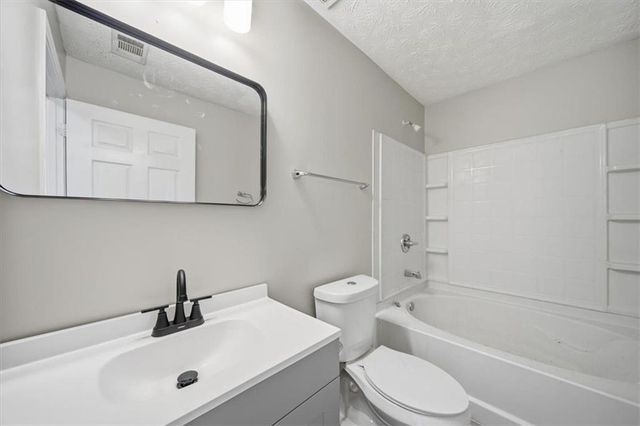 8201 Fairington Ridge Circle, Lithonia, GA 30038