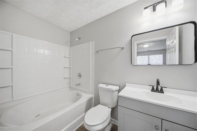 8201 Fairington Ridge Circle, Lithonia, GA 30038