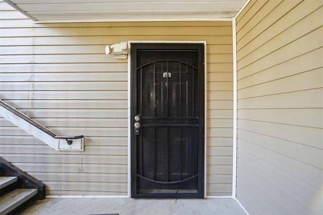 8201 Fairington Ridge Circle, Lithonia, GA 30038