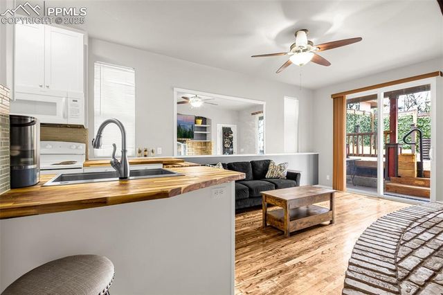 321 Graceland Grove, Colorado Springs, CO 80904