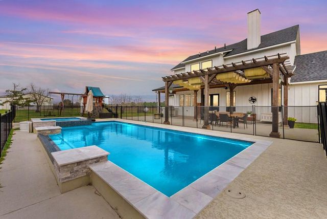 15855 Hickory Drive, Alvin, TX 77511