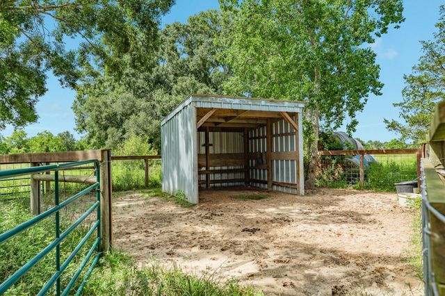 15855 Hickory Drive, Alvin, TX 77511