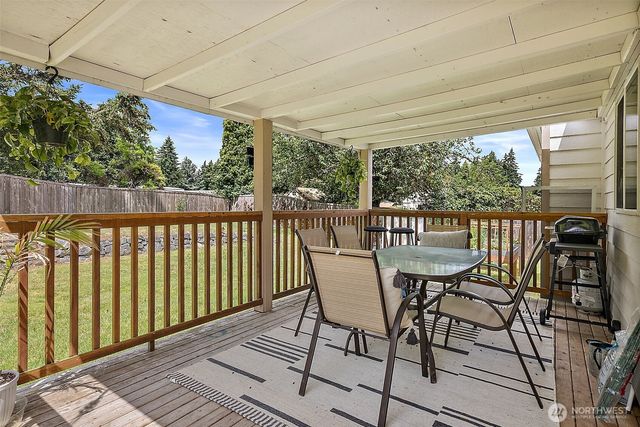 15902 95th Avenue Ct E, Puyallup, WA 98375