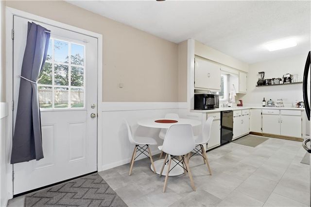5914 N Park Avenue, Gladstone, MO 64118