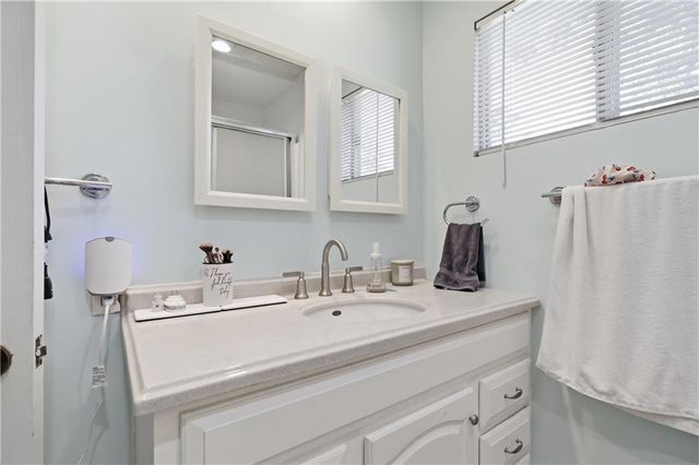 5914 N Park Avenue, Gladstone, MO 64118
