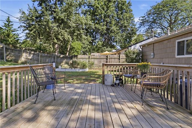 5914 N Park Avenue, Gladstone, MO 64118