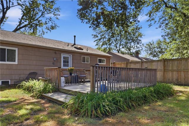 5914 N Park Avenue, Gladstone, MO 64118