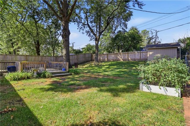 5914 N Park Avenue, Gladstone, MO 64118