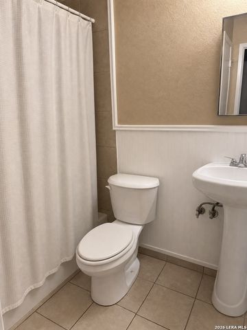 6807 MISTY FIELD DR, Converse, TX 78109