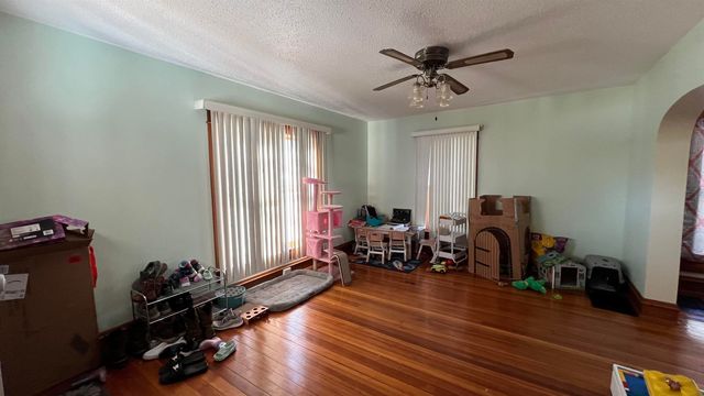 423 W Spring Street, New Hampton, IA 50659