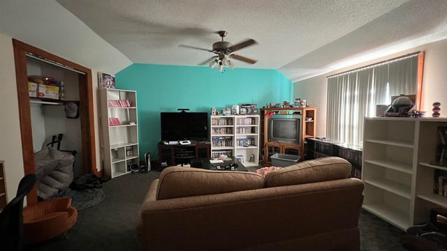 423 W Spring Street, New Hampton, IA 50659
