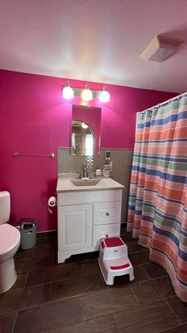 423 W Spring Street, New Hampton, IA 50659