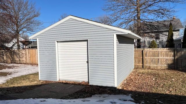 423 W Spring Street, New Hampton, IA 50659