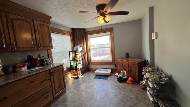 423 W Spring Street, New Hampton, IA 50659