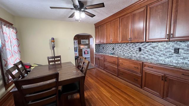 423 W Spring Street, New Hampton, IA 50659