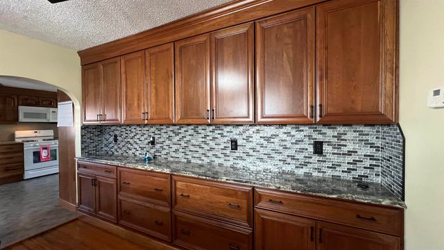 423 W Spring Street, New Hampton, IA 50659