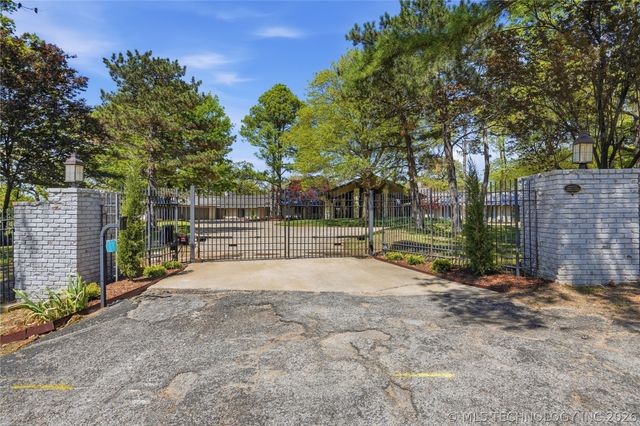 3215 E 65th Street, Tulsa, OK 74136