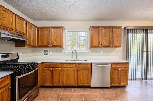 505 Lake Joyce Lane, Fairburn, GA 30213