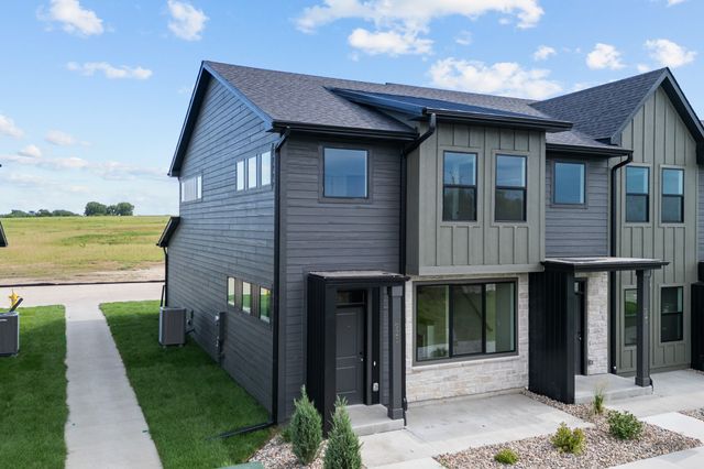 919 Percheron Lane, Norwalk, IA 50211