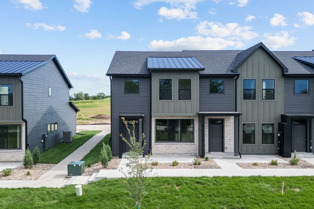 919 Percheron Lane, Norwalk, IA 50211