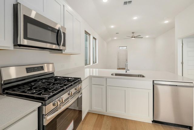 1140 Pine Rivage Drive, Huffman, TX 77336