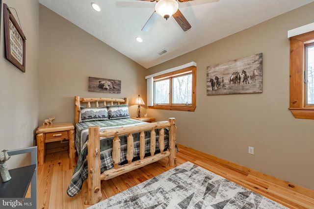 219 MOUNTAINTOP RD, Mc Henry, MD 21541