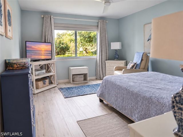 1990 Bald Eagle DR A, Naples, FL 34105