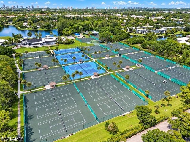 1990 Bald Eagle DR A, Naples, FL 34105