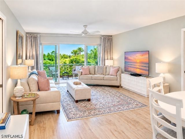 1990 Bald Eagle DR A, Naples, FL 34105