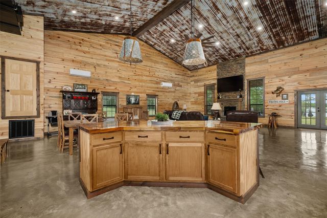 10220 Thornapple, Oil City, LA 71061