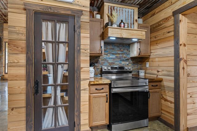 10220 Thornapple, Oil City, LA 71061