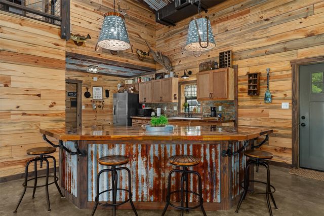 10220 Thornapple, Oil City, LA 71061